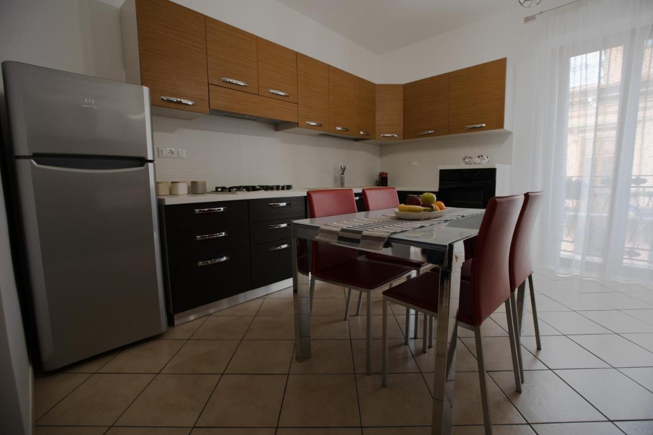 קאסטלמארה דל גולפו Cassaro Casa Vacanze מראה חיצוני תמונה